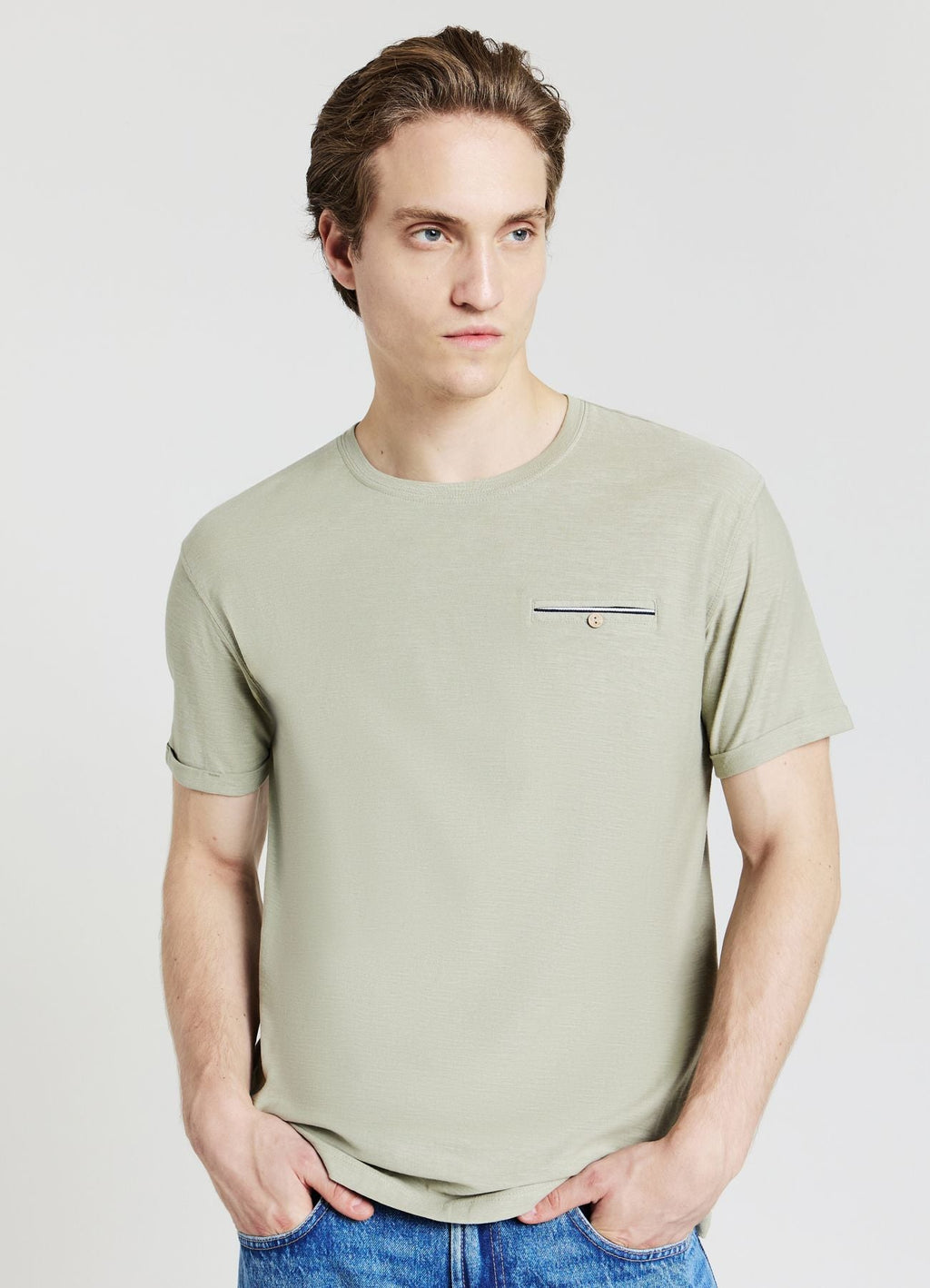 T-shirt con taschino