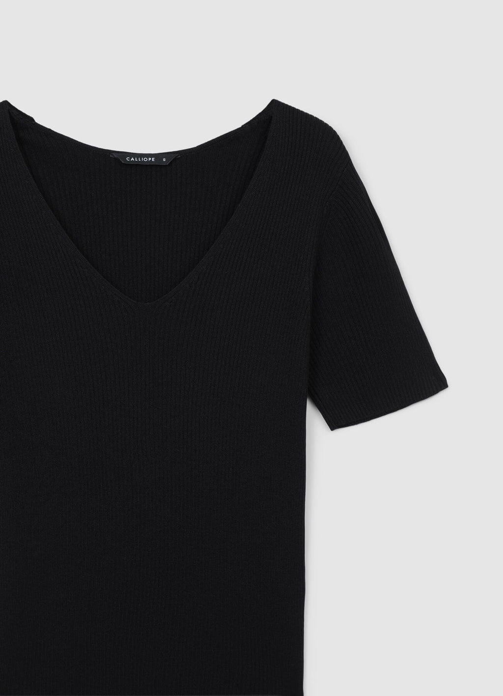 T-shirt scollo V a costine