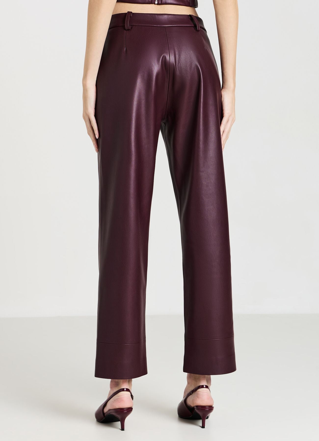 Pantaloni straight in similpelle
