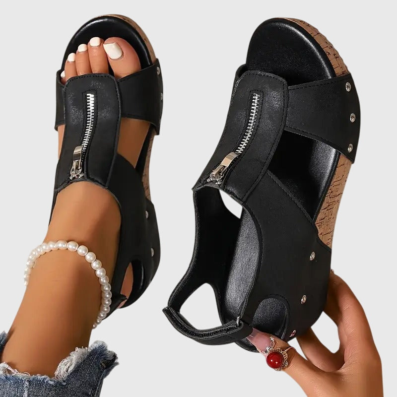 Bridie | Sandali Zeppa con Zip e Calzata Larga