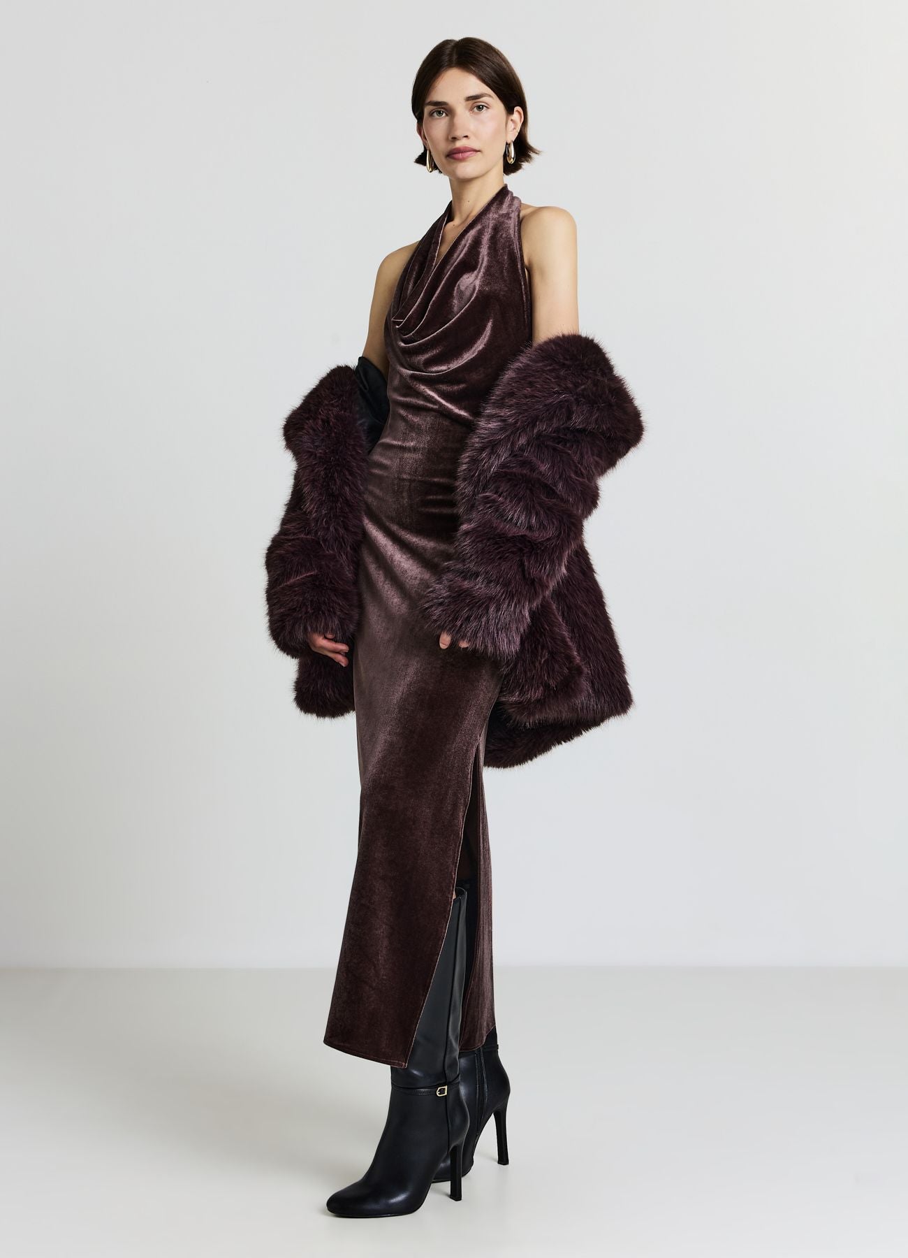 Vestito lungo con scollo drappeggiato