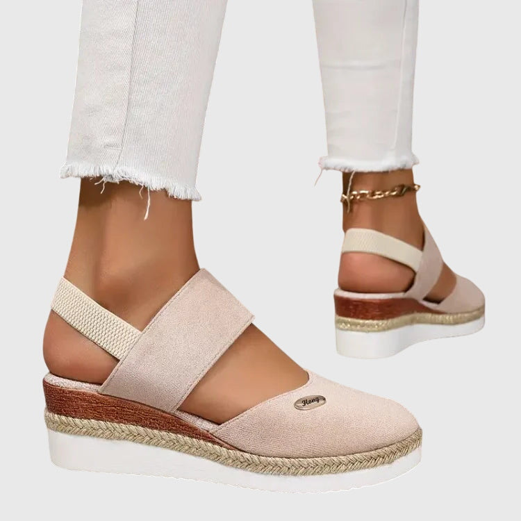 Calista | Sandali con Cinturini Regolabili e Calzata Larga