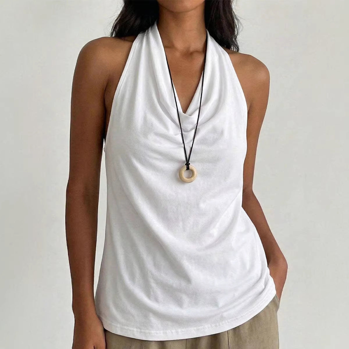 Top halter con scollo drappeggiato