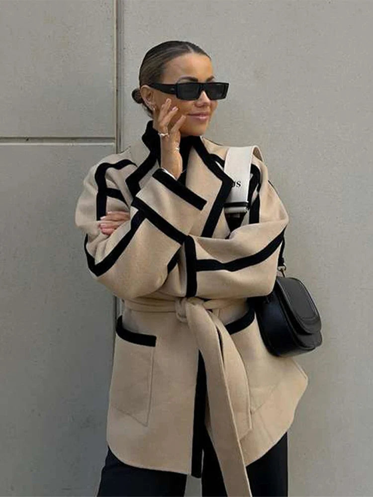 Spliced Contrast Woolen Coat