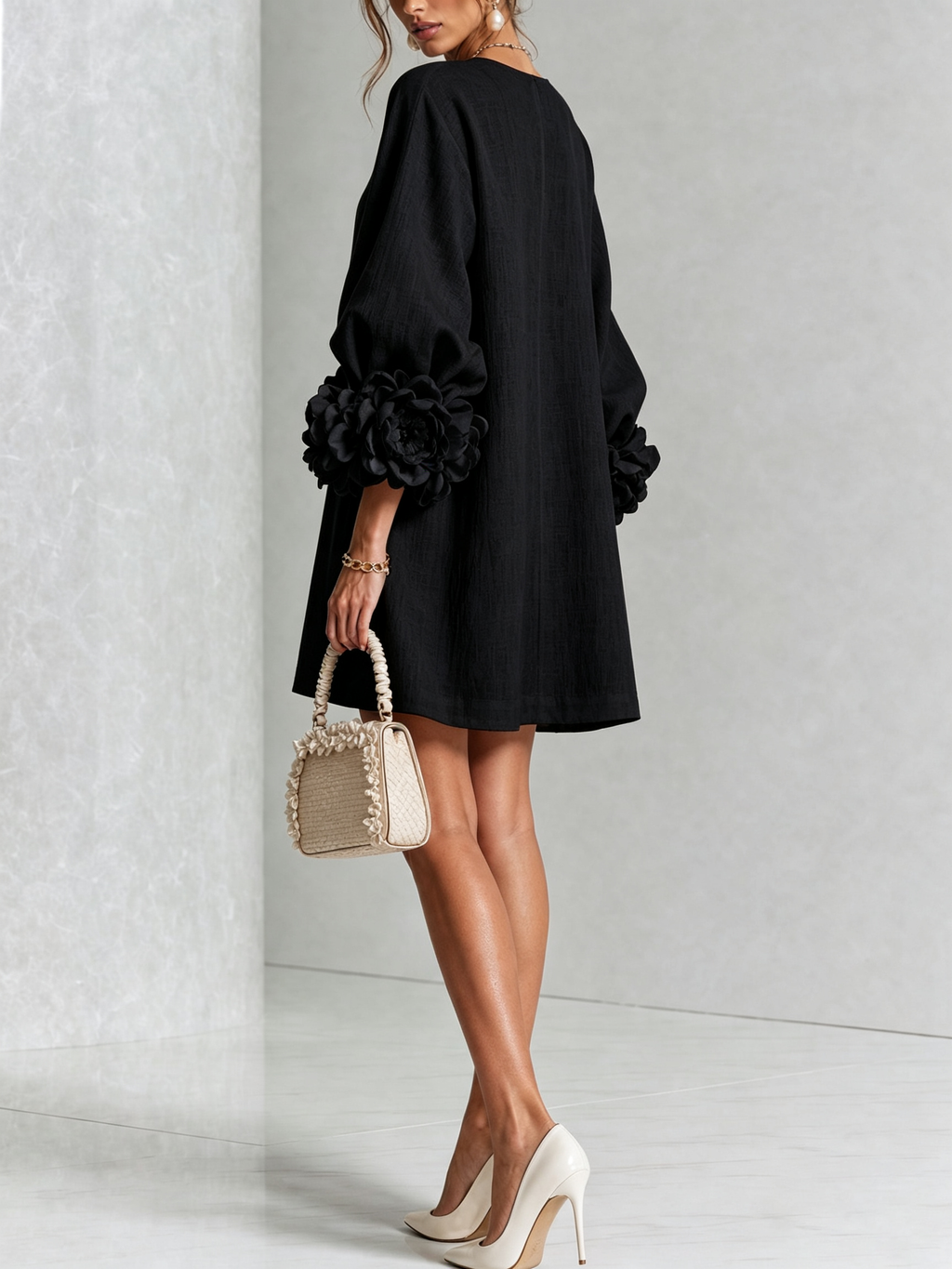 Cecilia | Abito Mini in Misto Lino con Polsini a Rosa, Nero