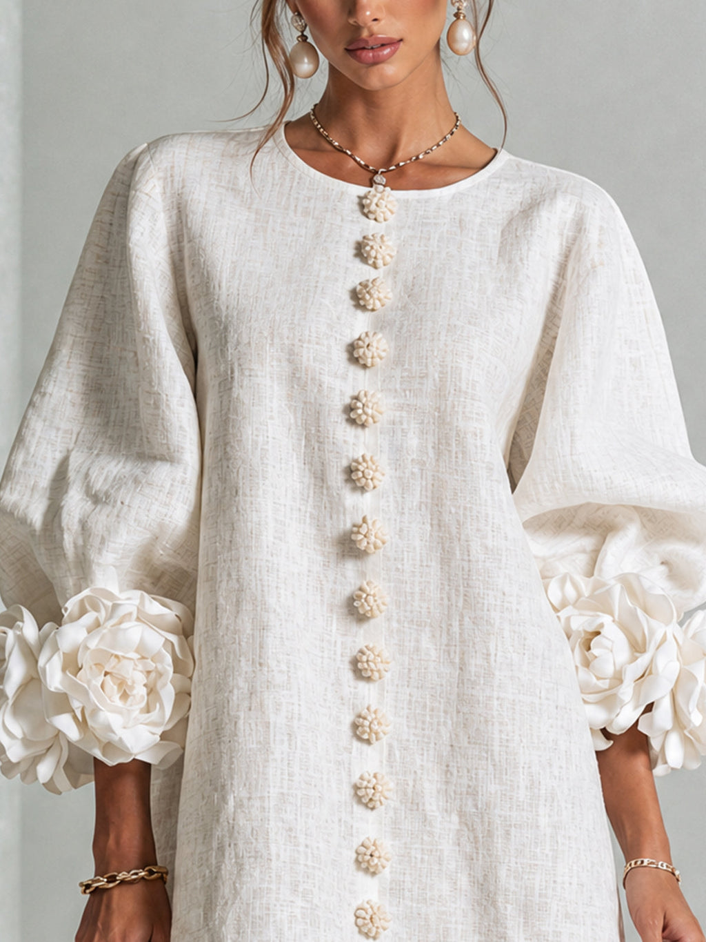 Chiara | Abito Mini in Misto Lino con Polsini a Rosa, Bianco