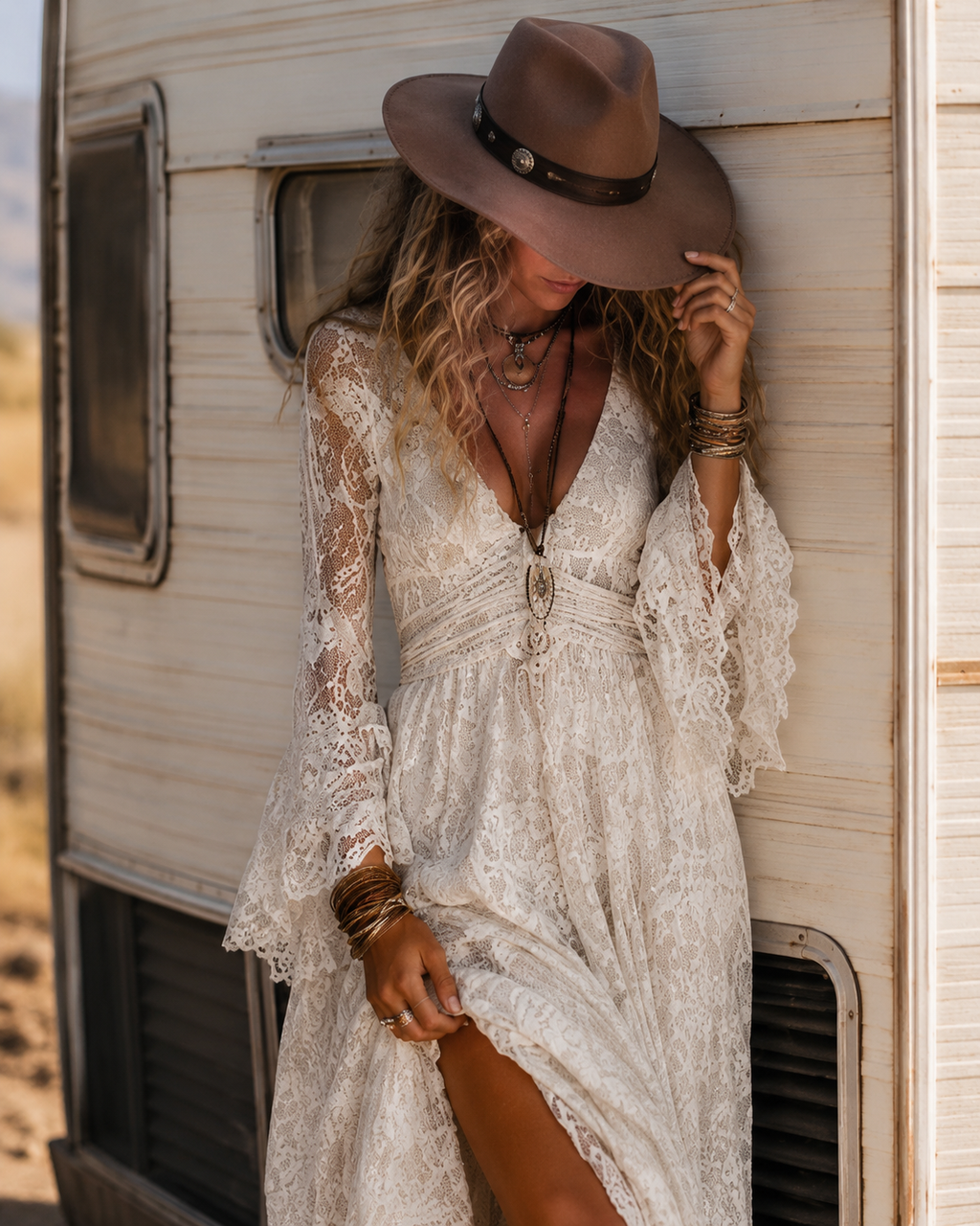 Serena | Abito Maxi in Pizzo con Maniche a Campana, Avorio