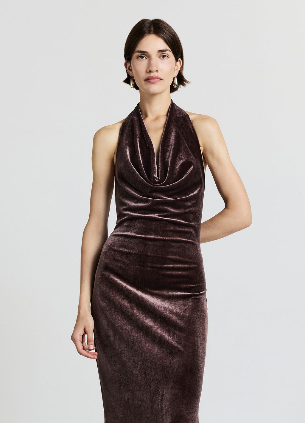 Vestito lungo con scollo drappeggiato