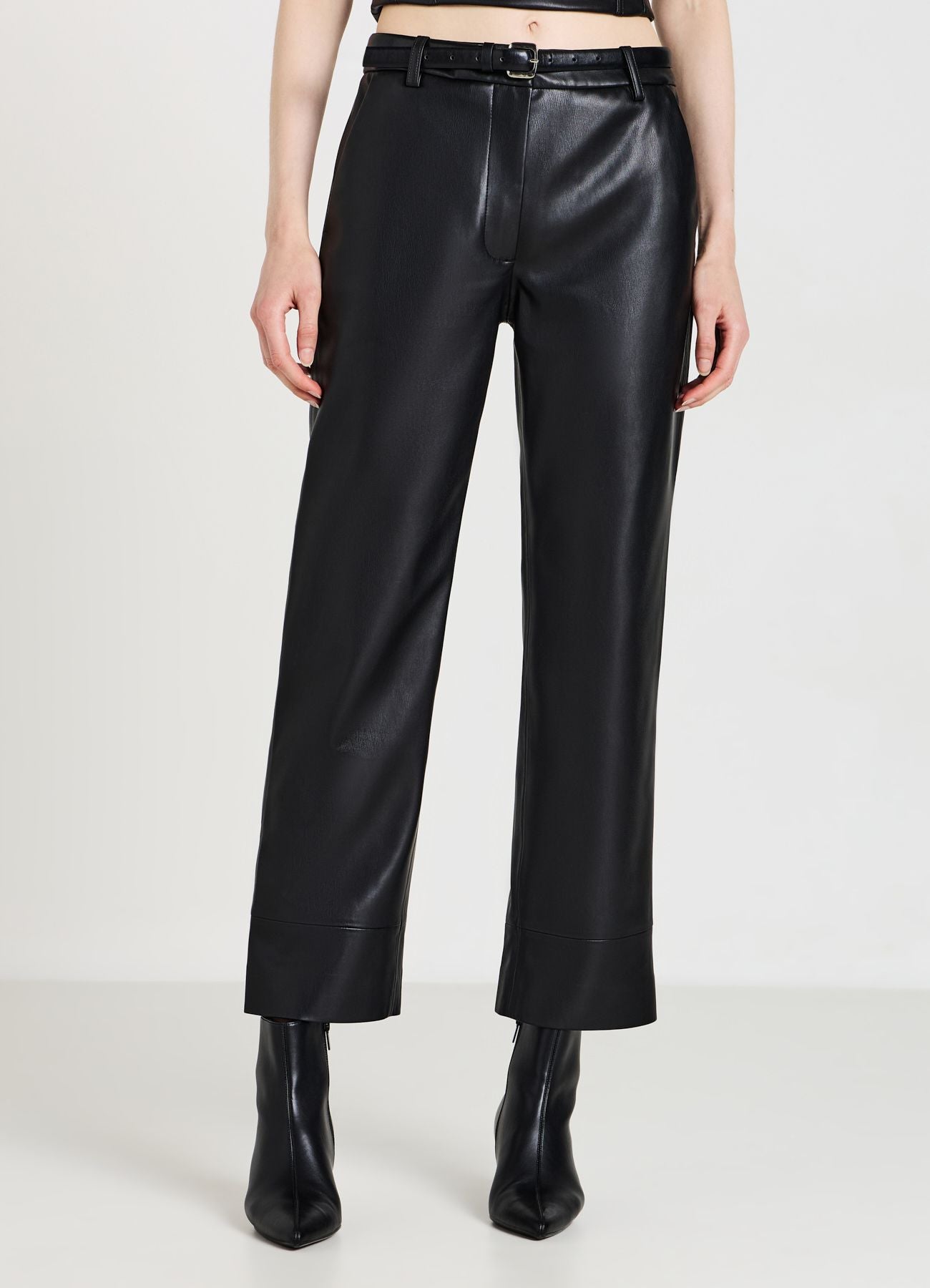 Pantaloni straight in similpelle